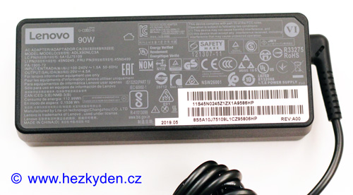 Síťový adaptér Lenovo 90W - štítek