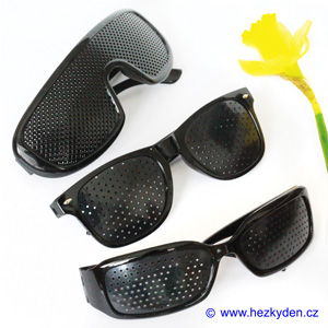 Děrované brýle